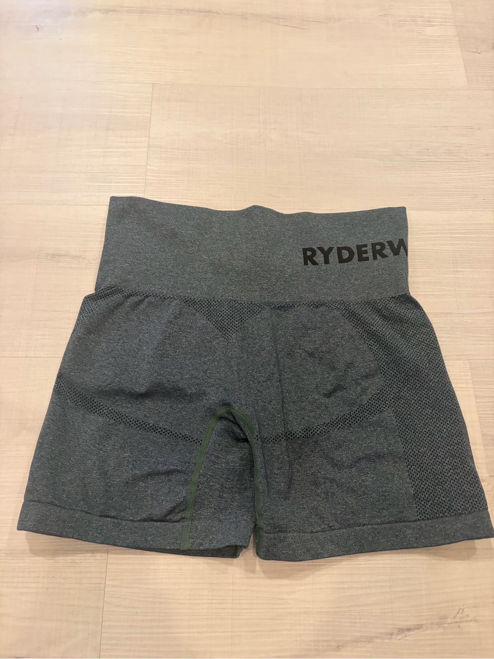 Ryderwear Seamless High-Waist Bike Shorts in Charcoal
